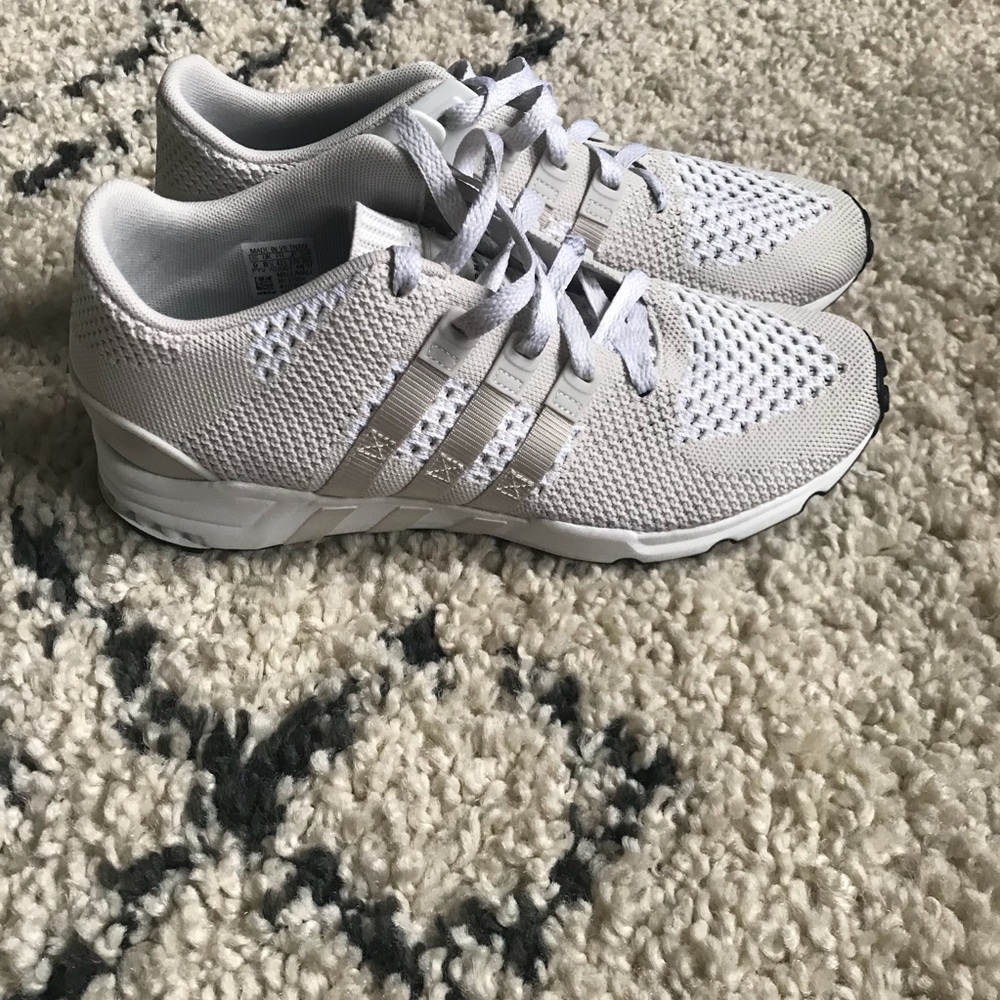 Adidas Sneakers